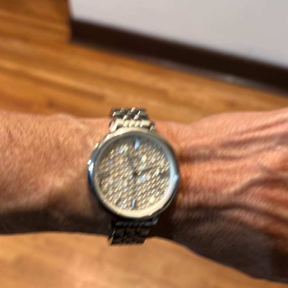 Fossil. Stainless steel. needs Battery